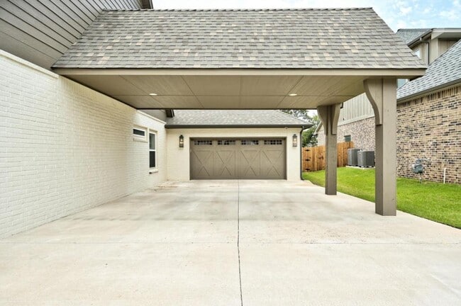 Building Photo - 4001 Stone Hl Ln