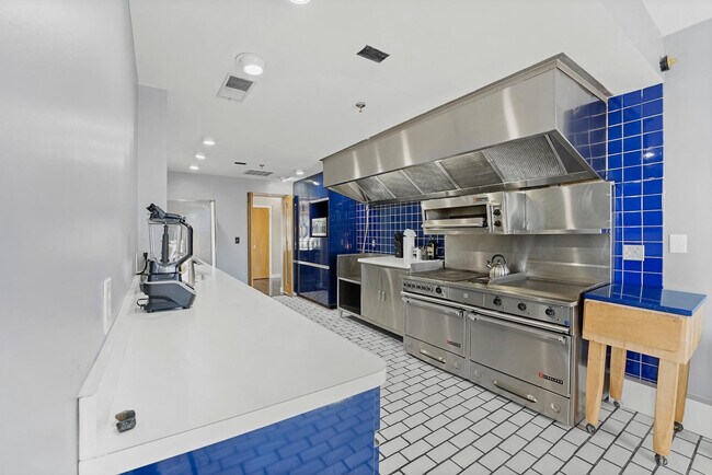 Building Photo - 275 U.S. 20-SI ID1240408P