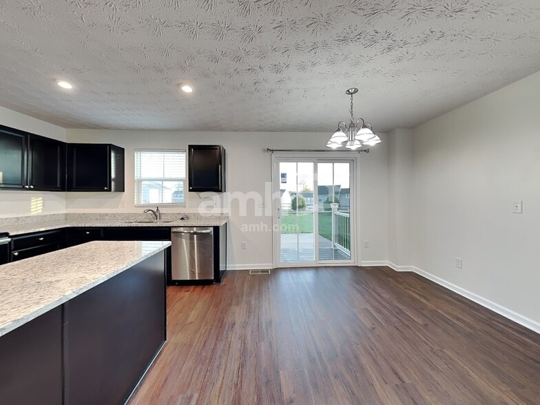 Building Photo - 5722 Jo Anne Rose Ct