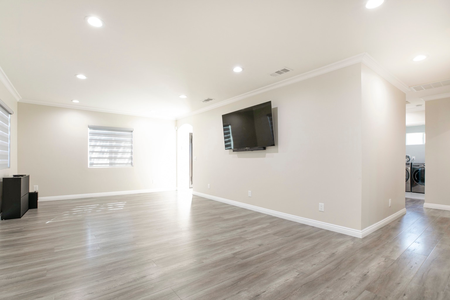 Building Photo - 8215 Saint Clair Ave