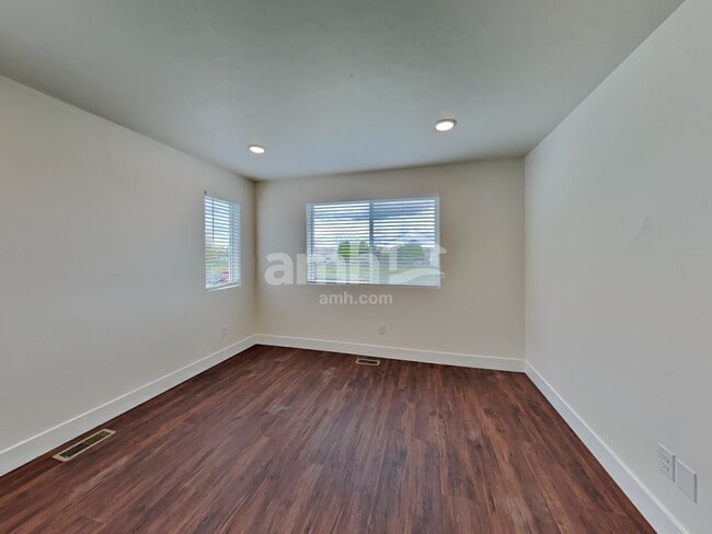 Building Photo - 11535 W Mesquite St