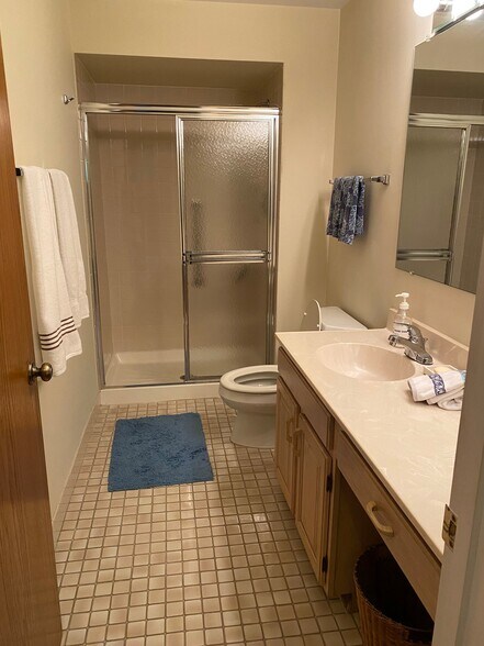 Building Photo - 129 Acacia Cir