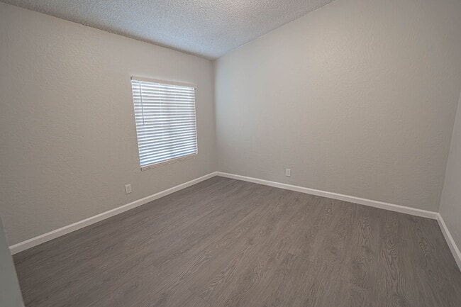 Building Photo - COMING SOON! Charming 3-Bedroom Home with Remodeled Kitchen in Castaic!
