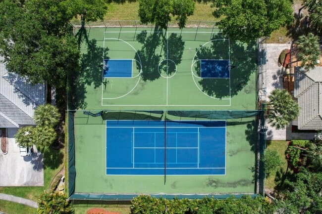 Building Photo - 12556 Woodmill Dr