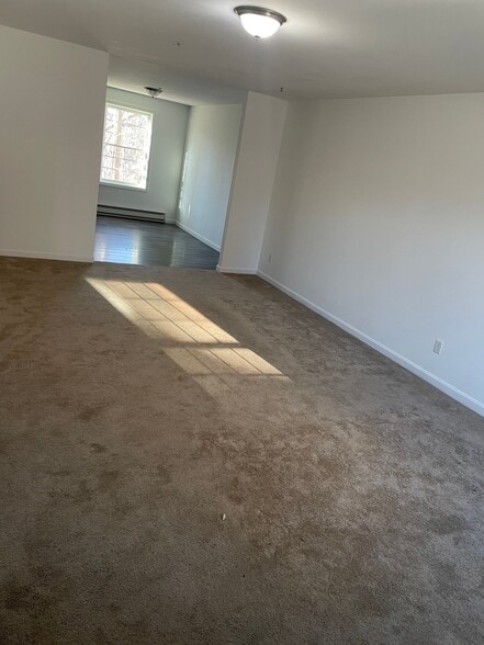 Building Photo - 6 Grove St