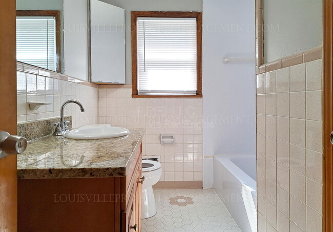 Building Photo - 5122 Braidwood Dr