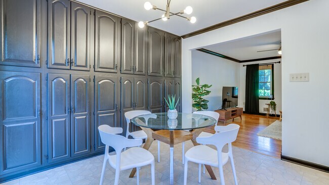 Kitchen - 15012 Olddale Rd