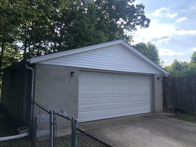 Building Photo - 5004 Winding Spring Pl