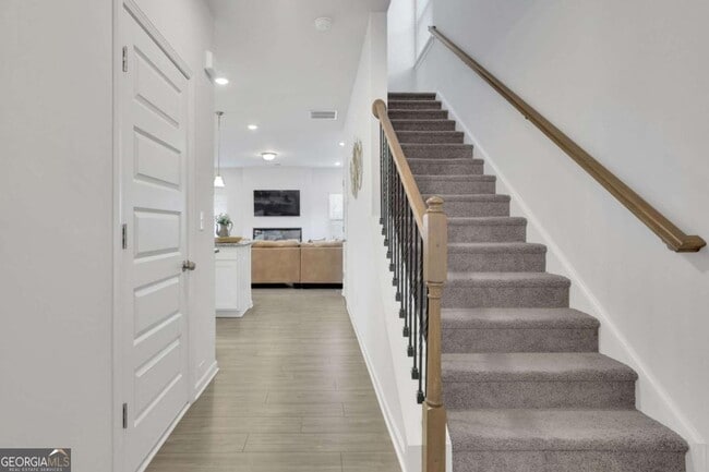 Building Photo - 803 Dundee Wy