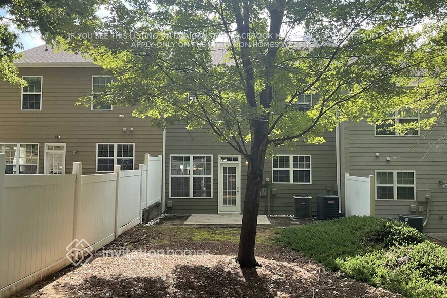 Building Photo - 2636 Pierce Brennen Ct NE