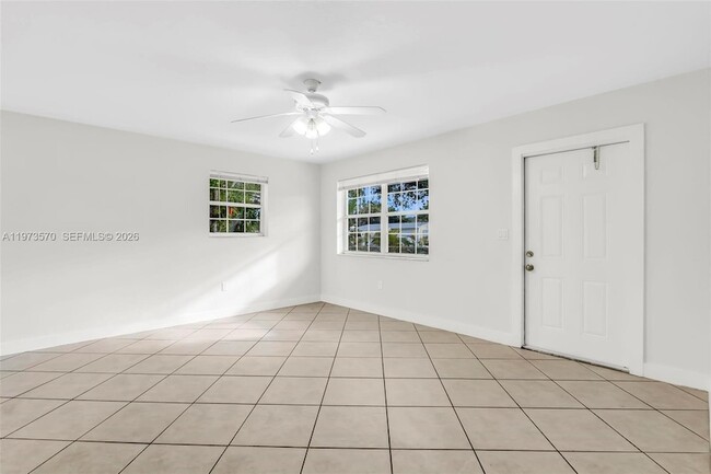 Building Photo - 1130 N 70th Ave