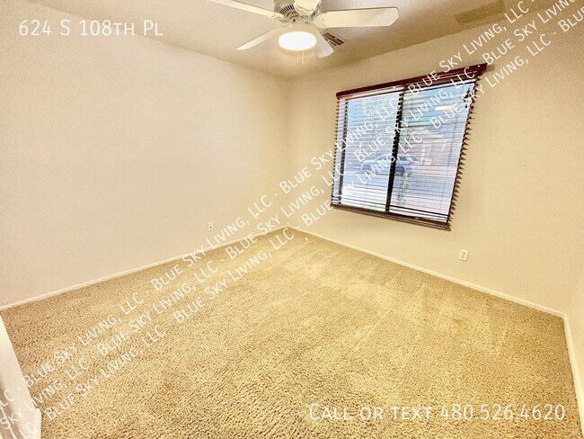 Building Photo - 624 S 108th Pl