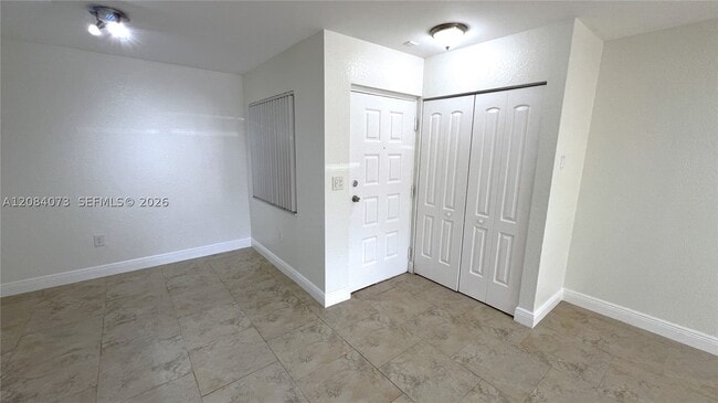 Building Photo - 2841 N Oakland Forest Dr