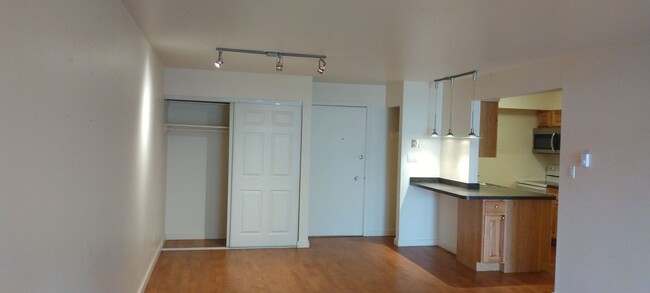 Building Photo - 1 Bed 1 Bath Condo in Central Boulder- Ava...