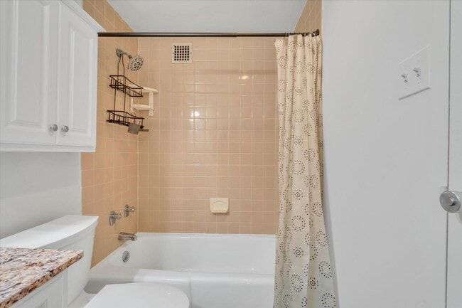 Building Photo - 4141 Henderson Rd