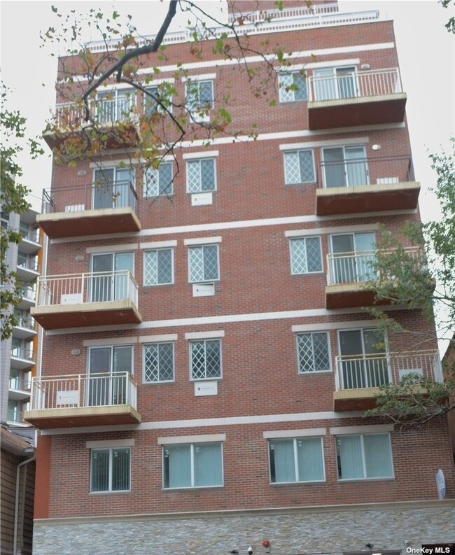 Primary Photo - 70-38 Broadway