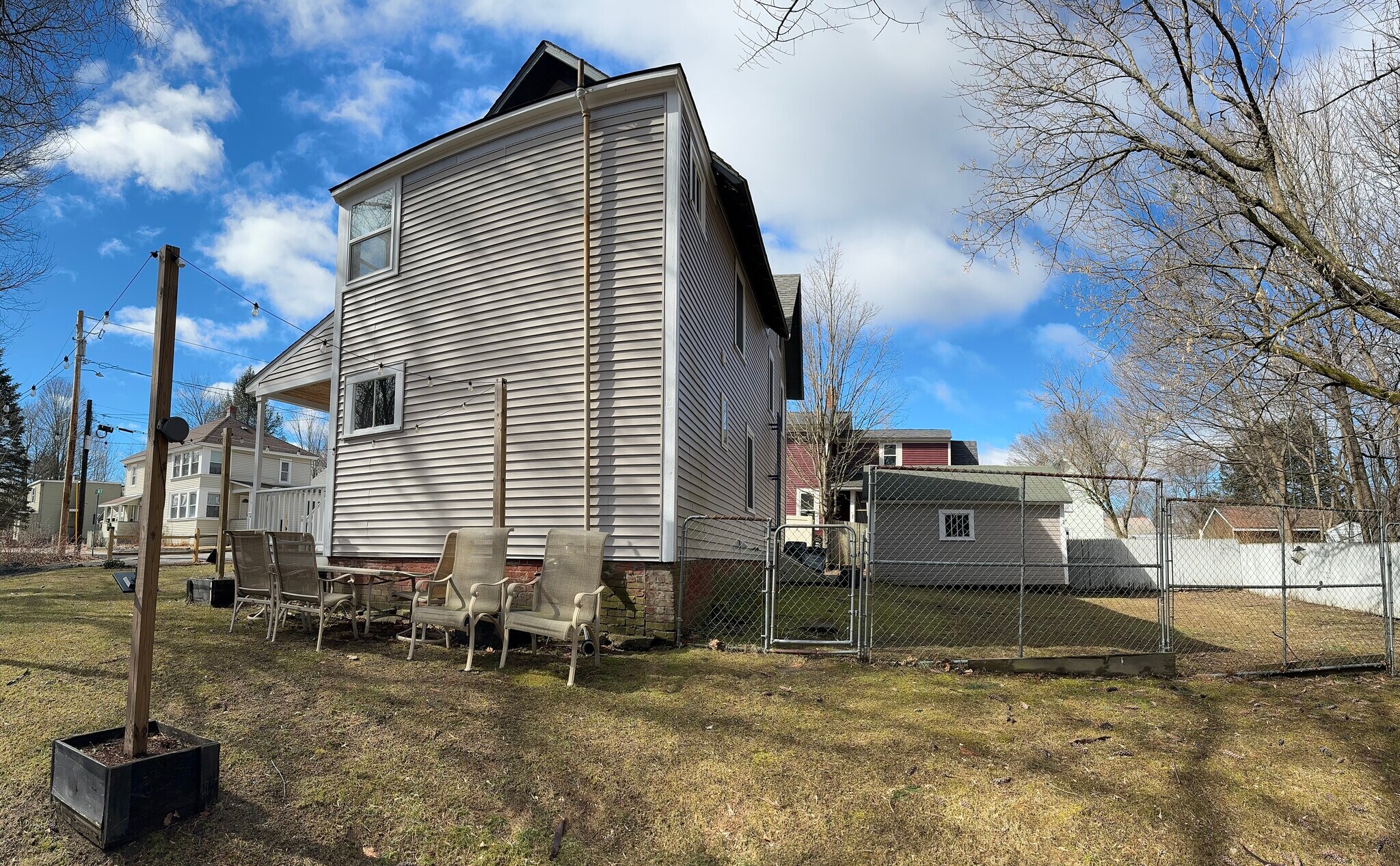 Building Photo - 40 Wilford St