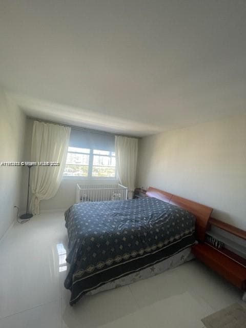 Building Photo - 500 Bayview Dr