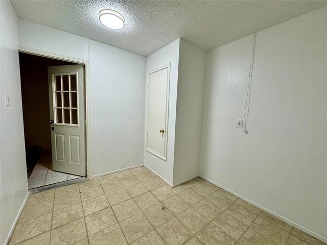 Building Photo - 3614 Parkmead Dr