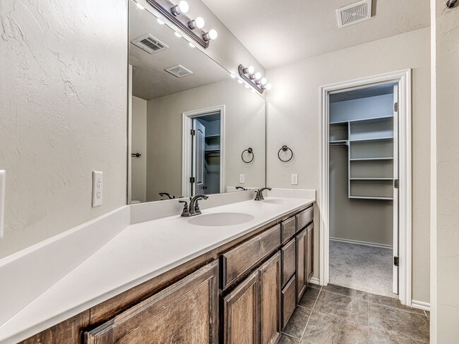 Building Photo - 3 Bedroom home in Deer Creek ISD - Montague/Sonador Addition - Community Pool