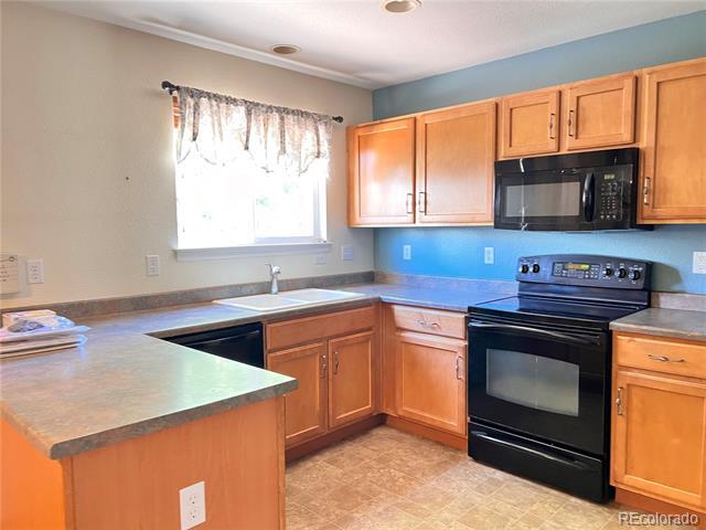 Building Photo - 13888 Jersey St