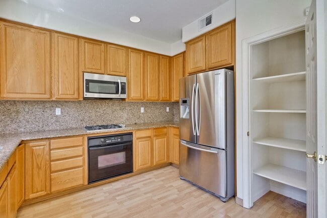 Building Photo - Spacious 4-Bedroom Home on Private Cul-De-Sac | No HOA | Custom Closets, New Floors & Lush Backya...