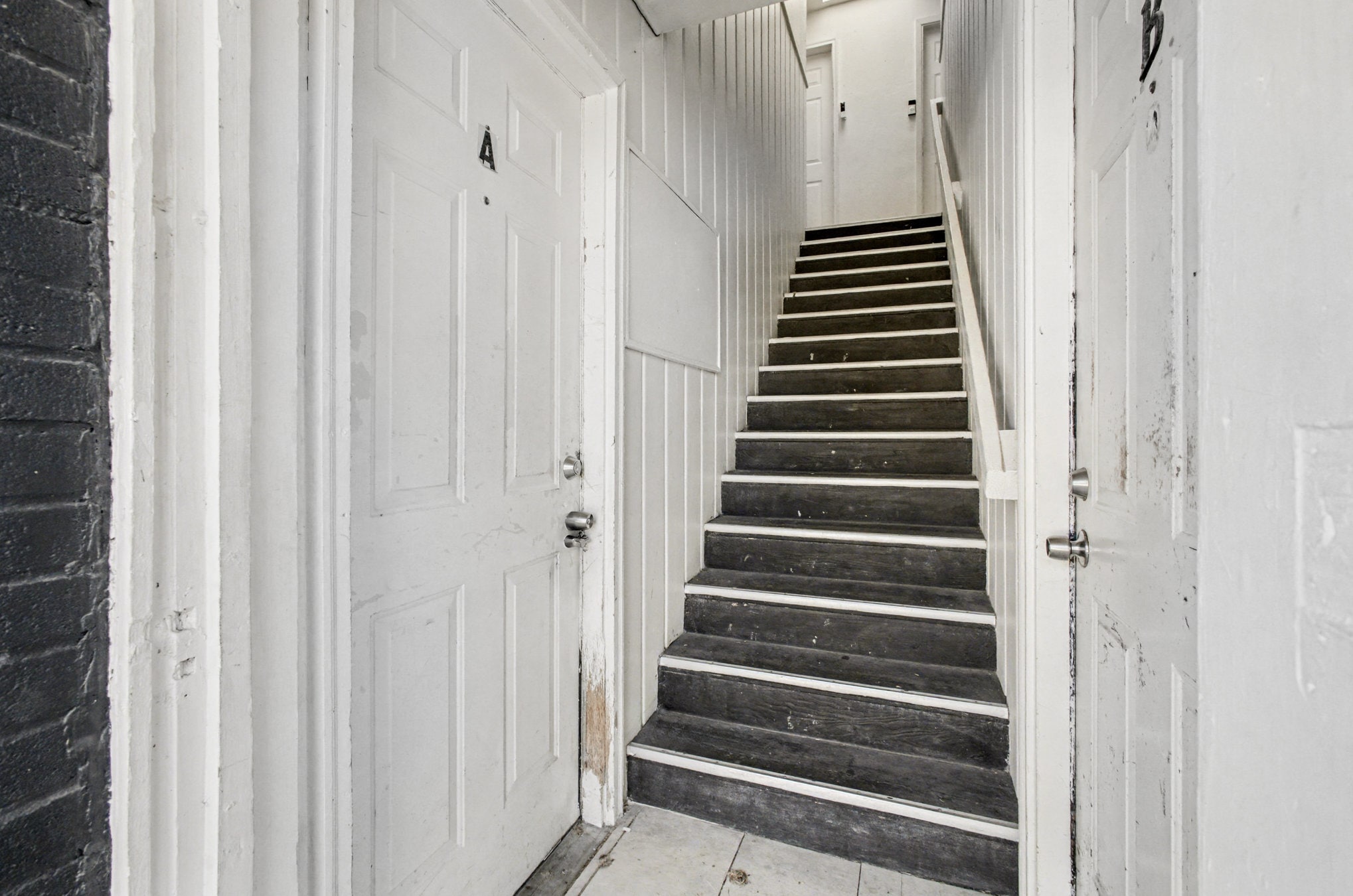 Building Photo - 2216 Riverview Dr