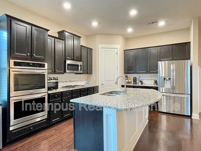 Building Photo - 2856 Americus Dr