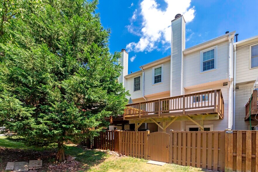 Building Photo - 5708 Belcher Farm Dr