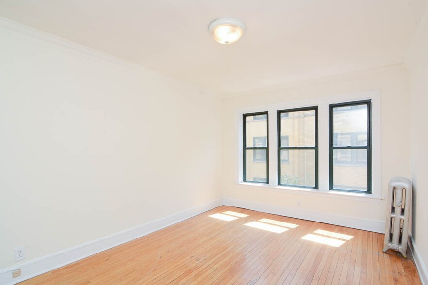 Building Photo - 2336 N Spaulding Ave