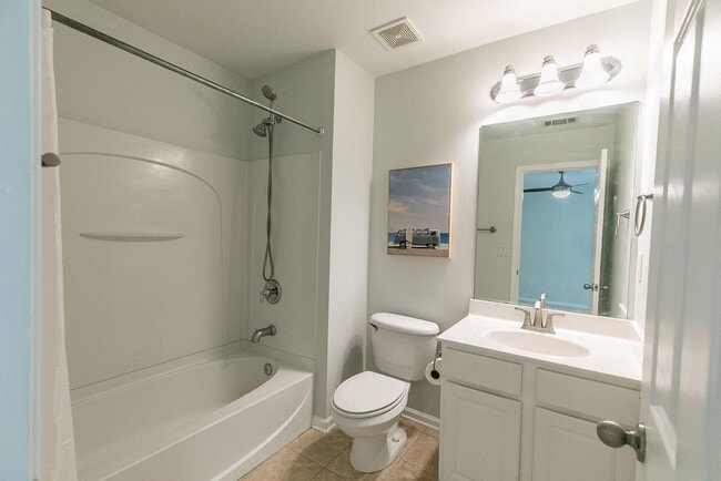 Building Photo - 827 Charles Bank Ave SE