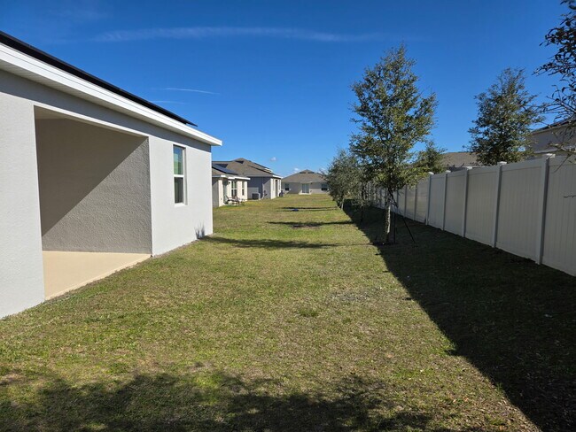 Building Photo - 1125 Saguaro St