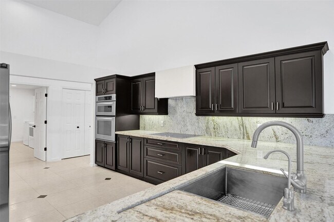 Building Photo - 2891 NW 28th Terrace