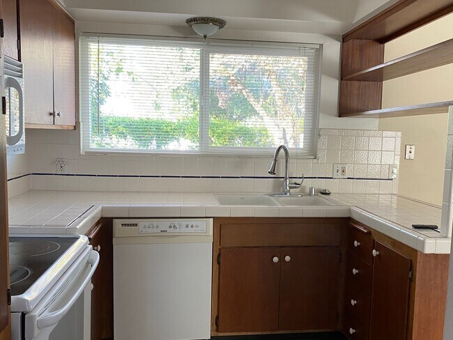 Building Photo - 55 and over located in Leisure Town! Updated home throughout! Beautiful backyard!