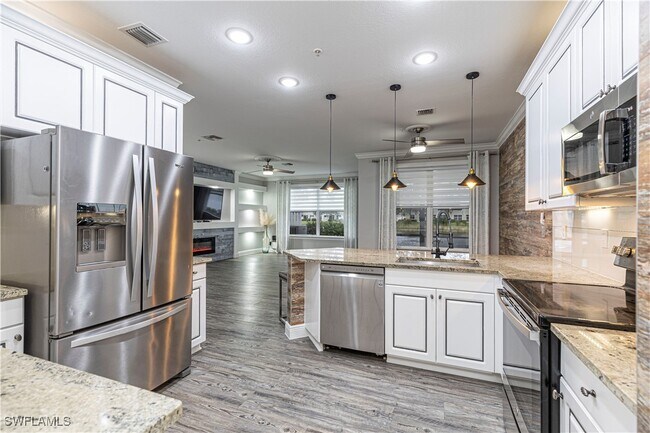 Building Photo - 1330 Mariposa Cir