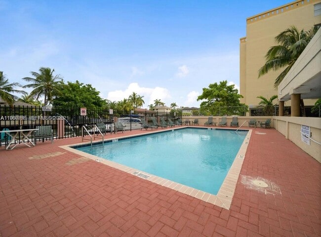 Building Photo - 2903 N Miami Beach Blvd