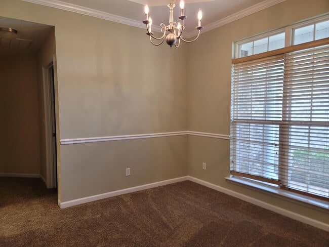 Building Photo - 138 Pendula Ct