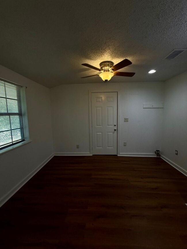 Building Photo - For Rent – 2 Bedroom, 1 Bath Home in Westland, Fort Worth!