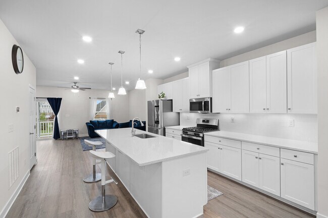 Primary Photo - 76 Swackhammer Way