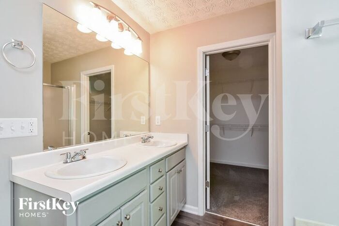 Building Photo - 1517 River Song Way