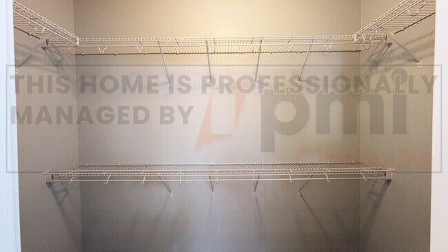 Building Photo - 717 Sleek Fox Dr