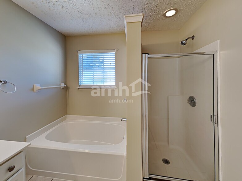 Building Photo - 531 Gables Ct