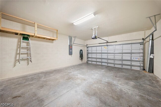 Building Photo - 3685 E Hampton Cir