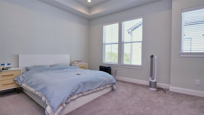 Building Photo - 2720 Grand Fountains Dr