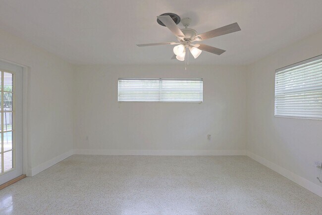 Building Photo - 1353 Stadler Dr
