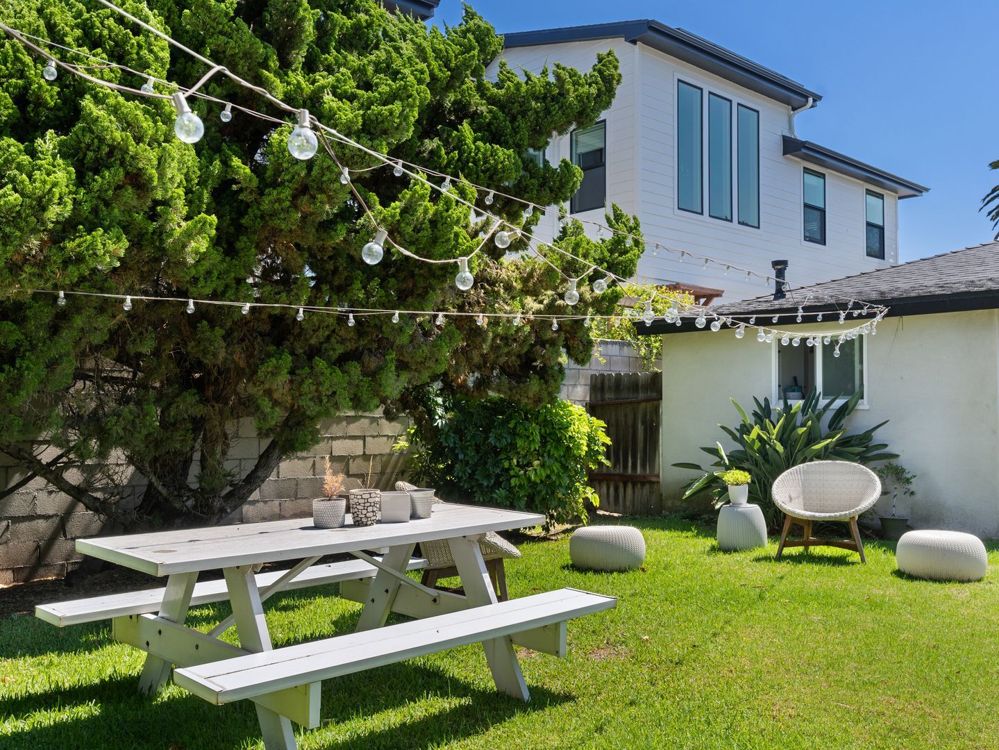 Building Photo - 1911 Church St