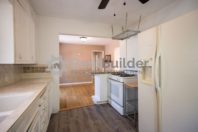 Building Photo - CALL US TODAY AT (505) 808-6467 TO SCHEDUL...