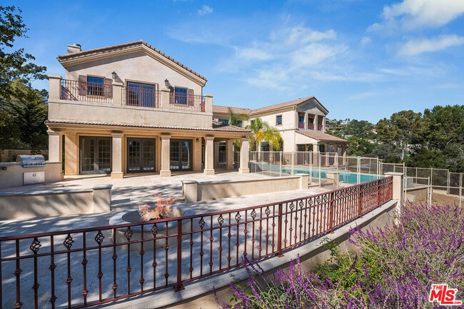 Building Photo - 17390 Tramonto Dr