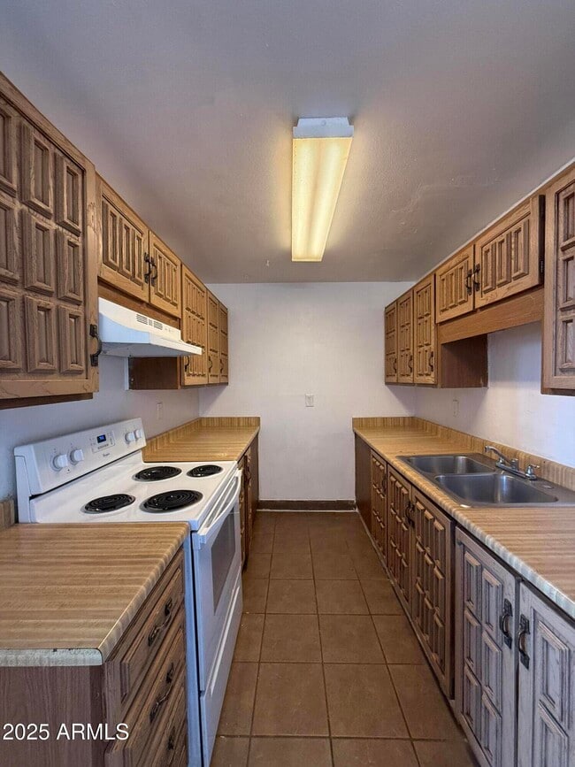 Building Photo - 3646 N 69th Ave