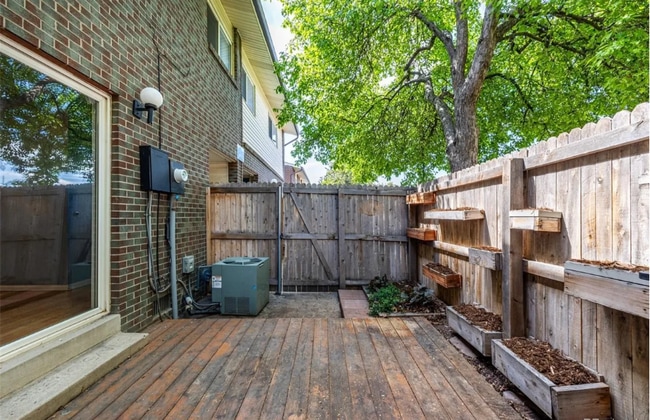 Building Photo - 8023 Wolff St